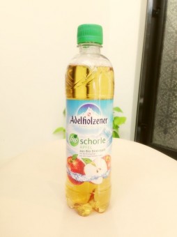 ドイツの bio 林檎ジュース炭酸水
