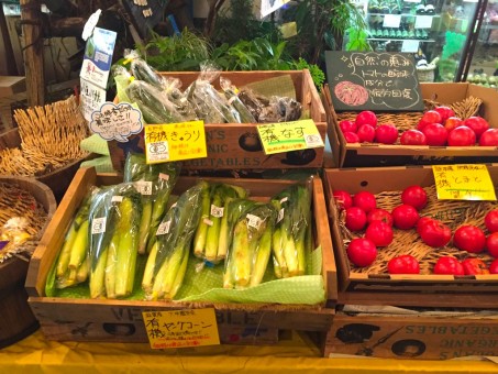 表参道クレヨンハウスに併設する「野菜市場」